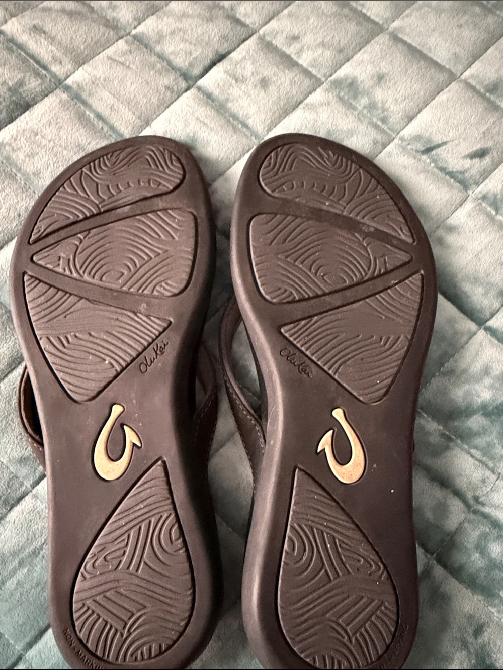 OluKai Black Women’s Flip Flop Sandals - LIKE NEW - Picture 3 of 7